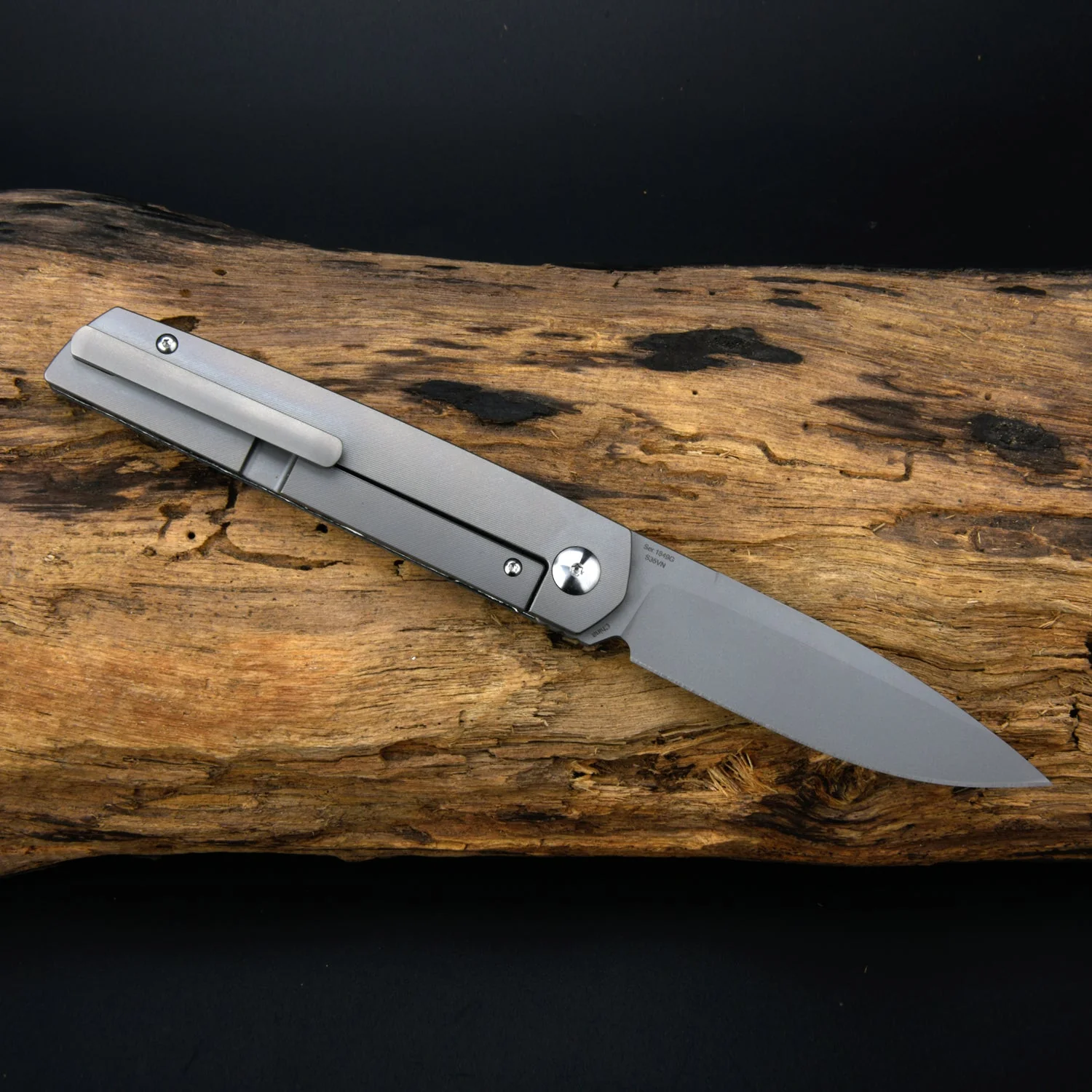 Artisan Cutlery Sirius 1849G S35VN Blade Fat Carbon and Titanium Handle Folding Knives - Image 3