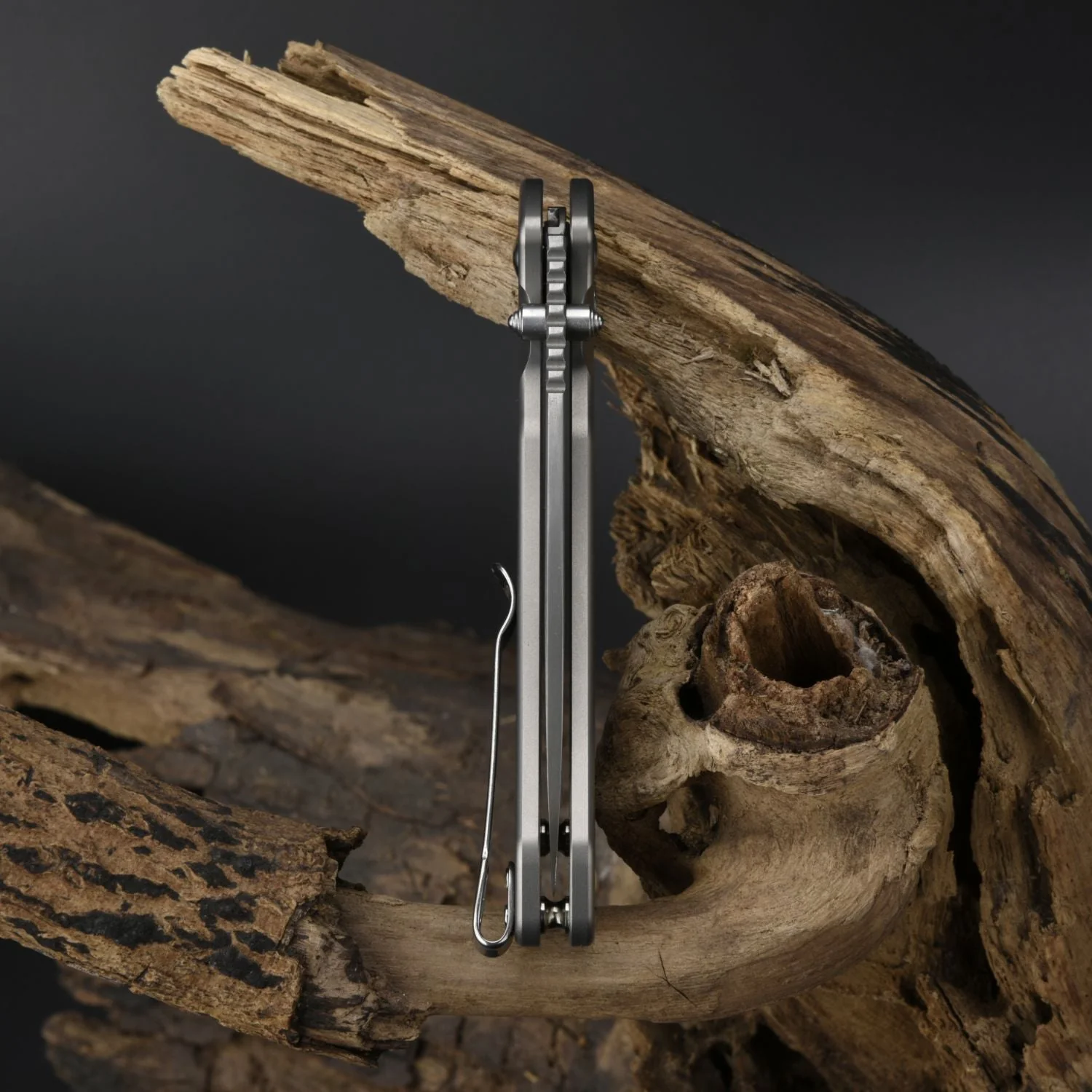 CJRB Pyrite J1925 Damascus Blade Titanium Handle Folding Knives - Grey (J1925T-DM) - Image 4